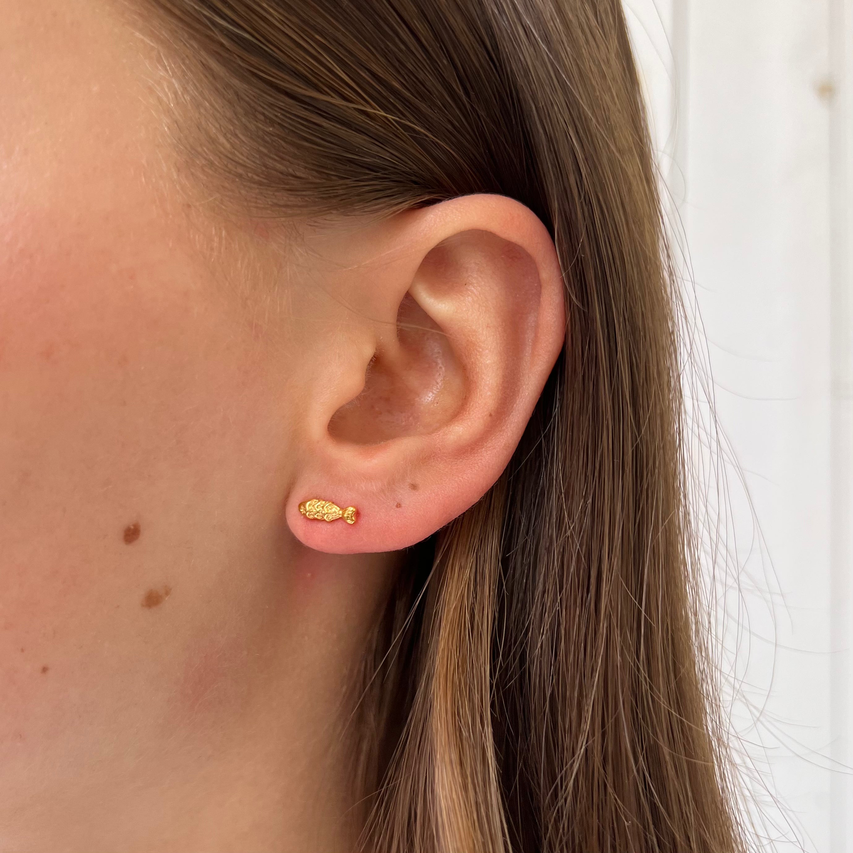 Earstud Tiny Fish Earstud Tiny Fish
