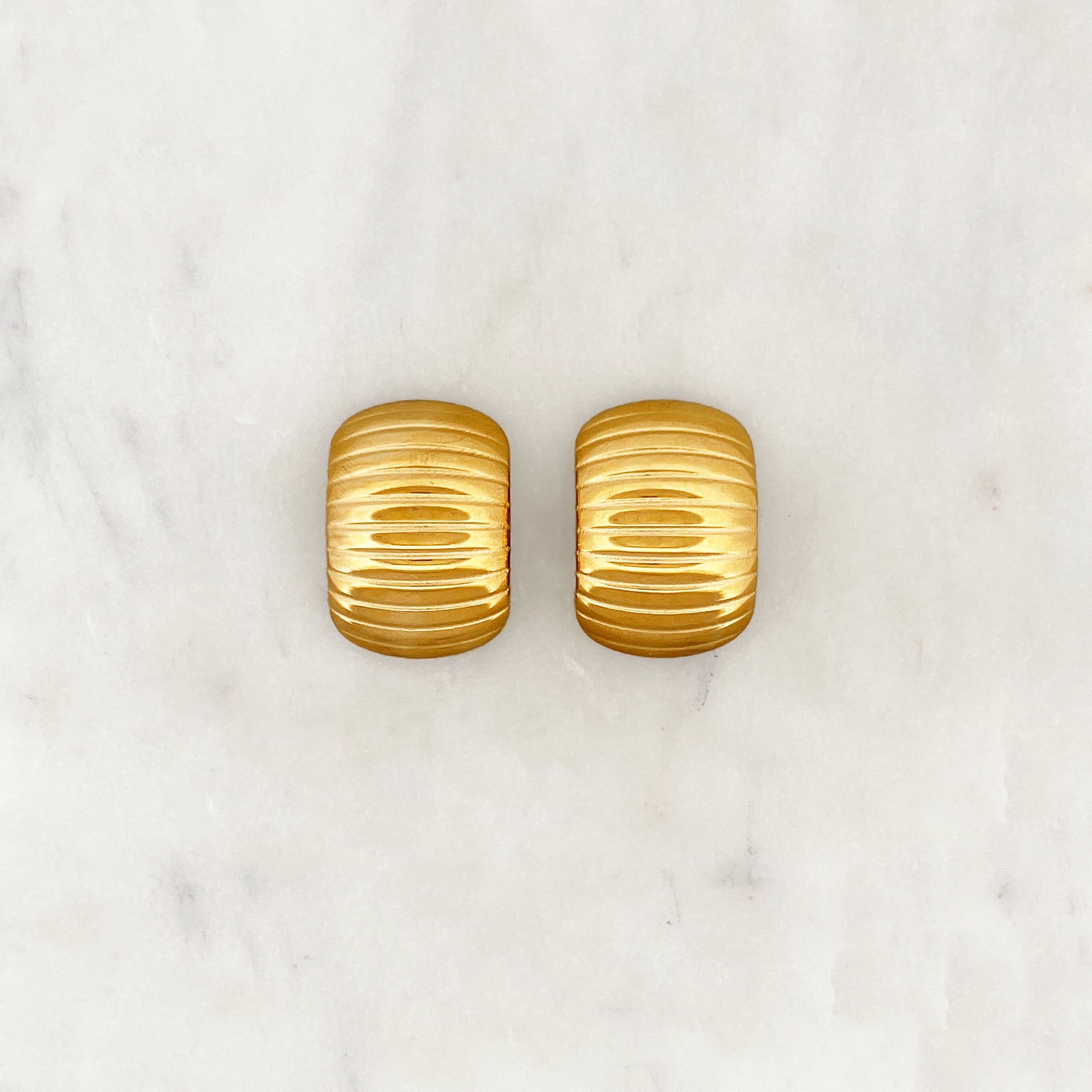 Curved Earstud Set Curved Earstud Set