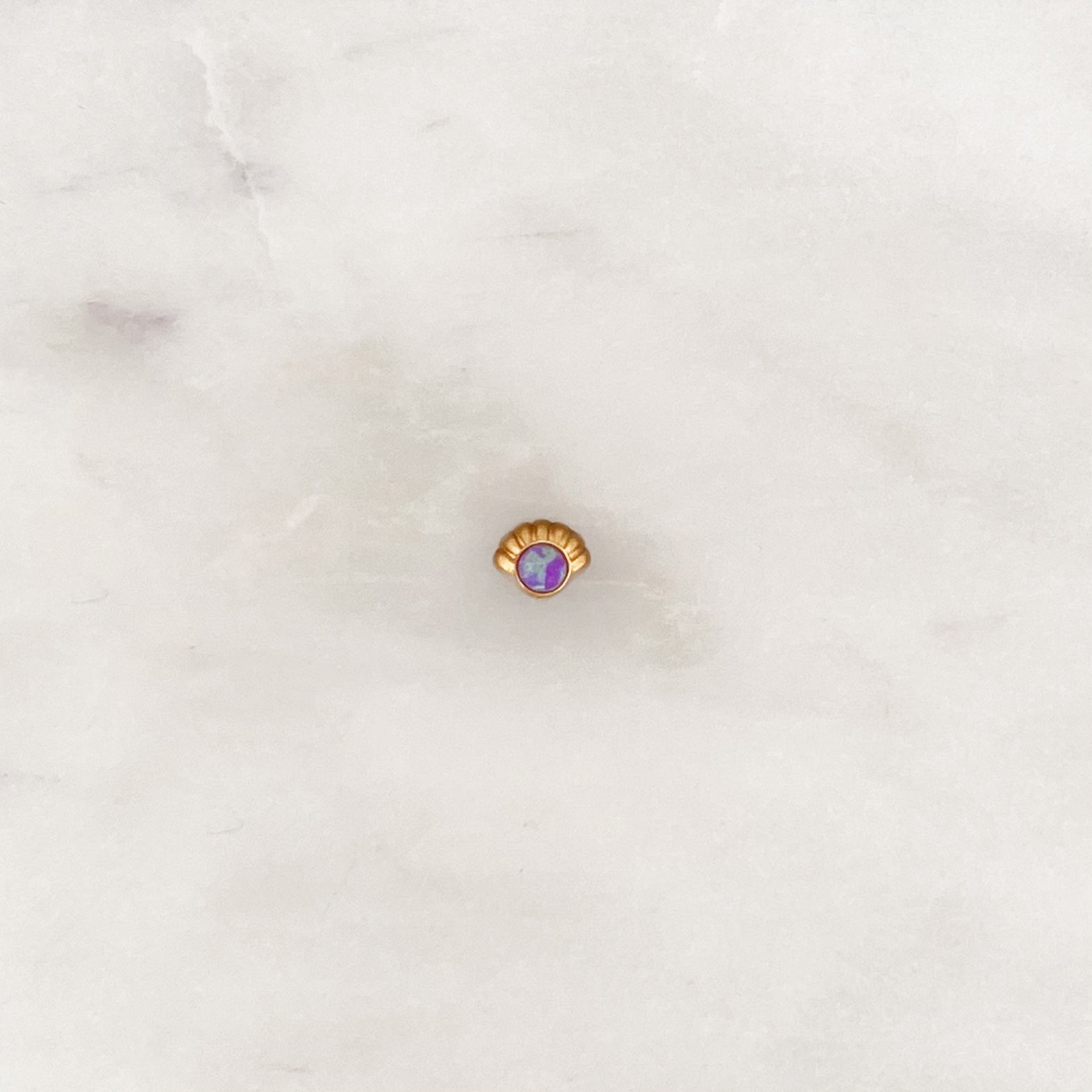 Earstud Violet Shell Earstud Violet Shell