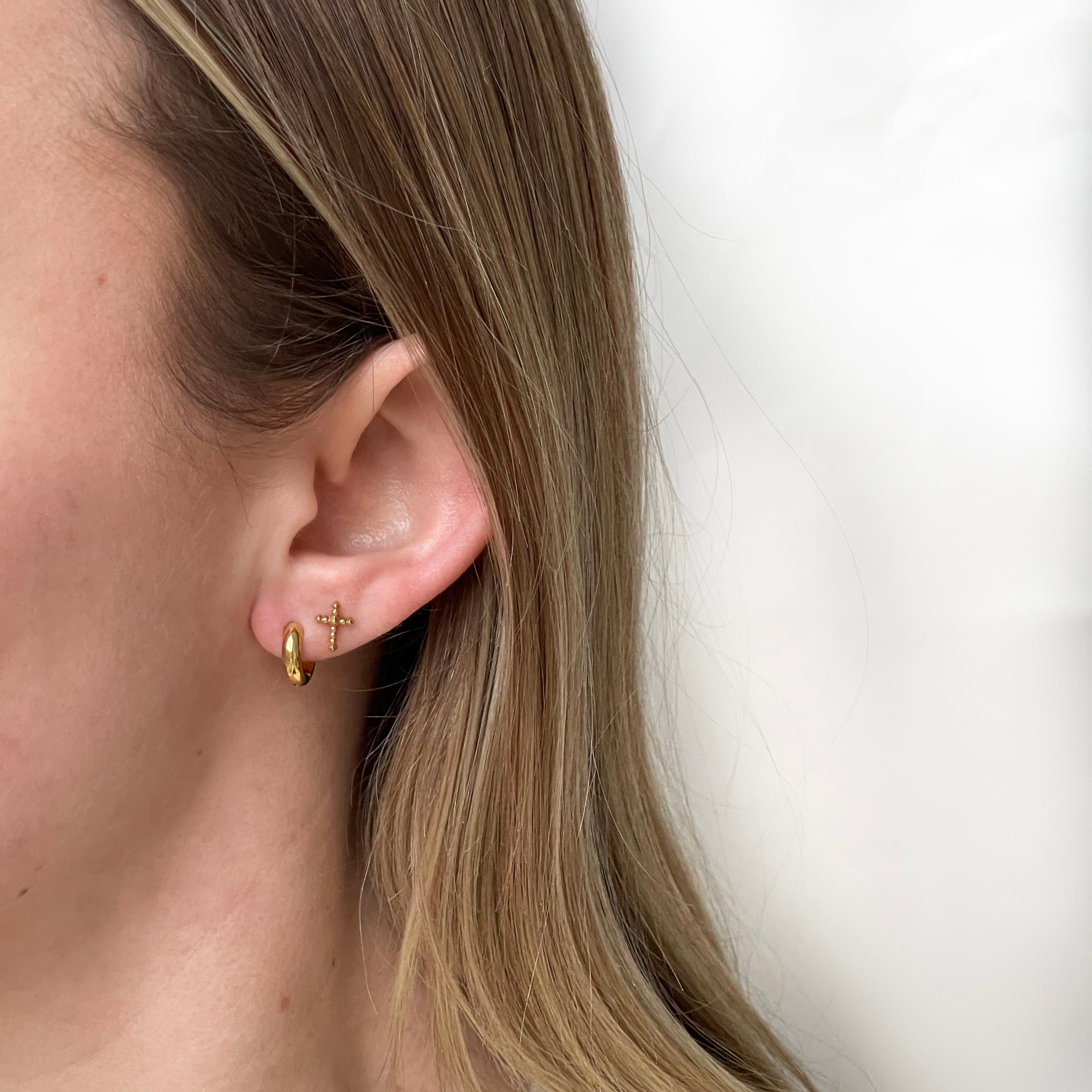 Earstud cross Earstud cross