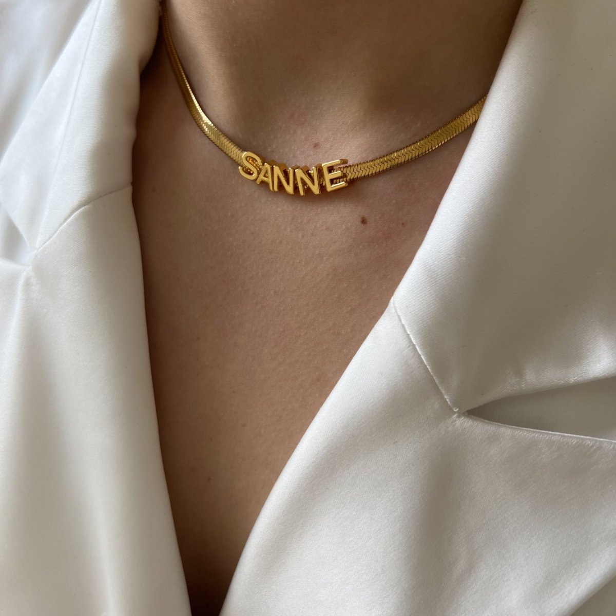 Flat Name Necklace - ByNouck Jewelry Flat Name Necklace - ByNouck Jewelry