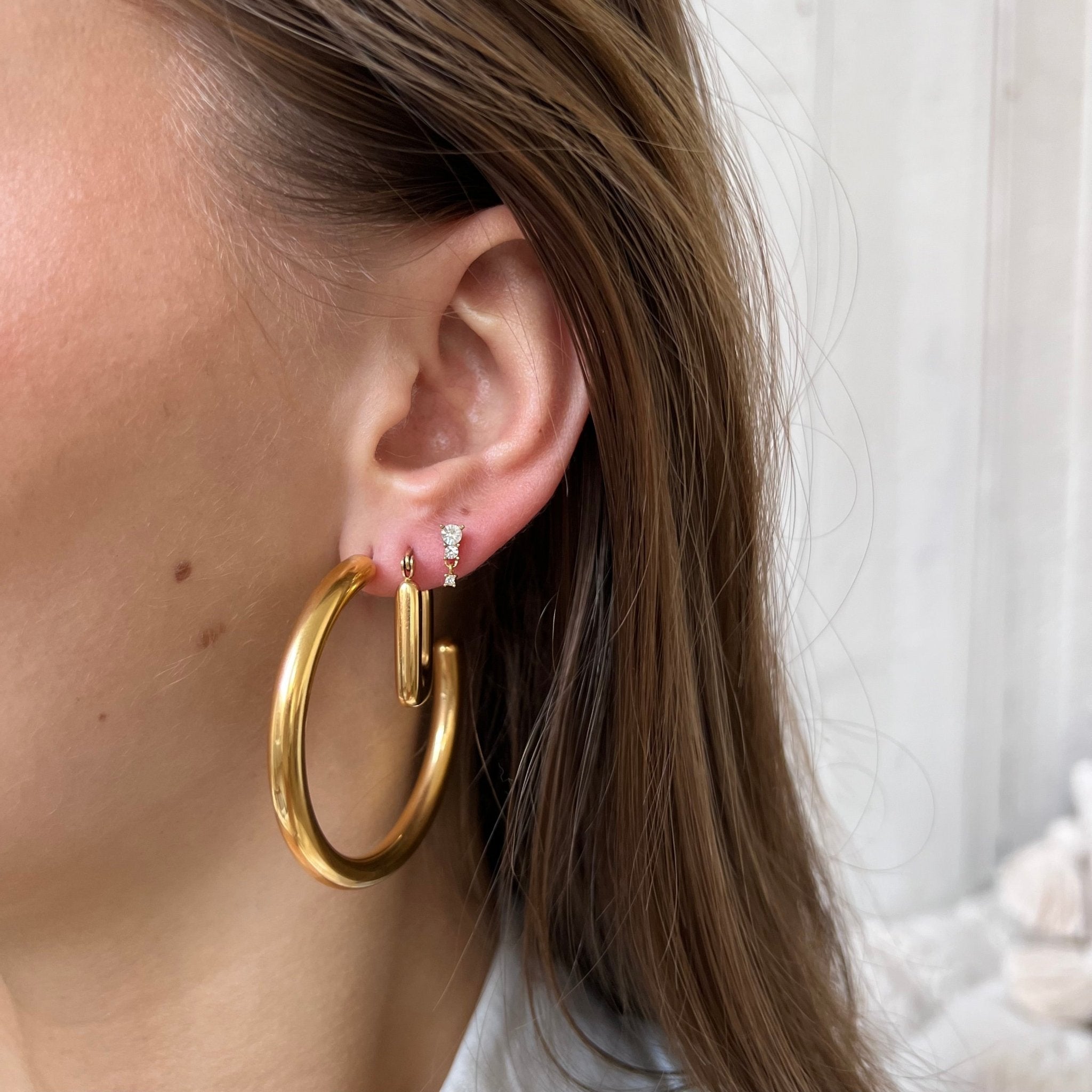 Shiny Earstud 3 Stones - ByNouck Jewelry Shiny Earstud 3 Stones - ByNouck Jewelry