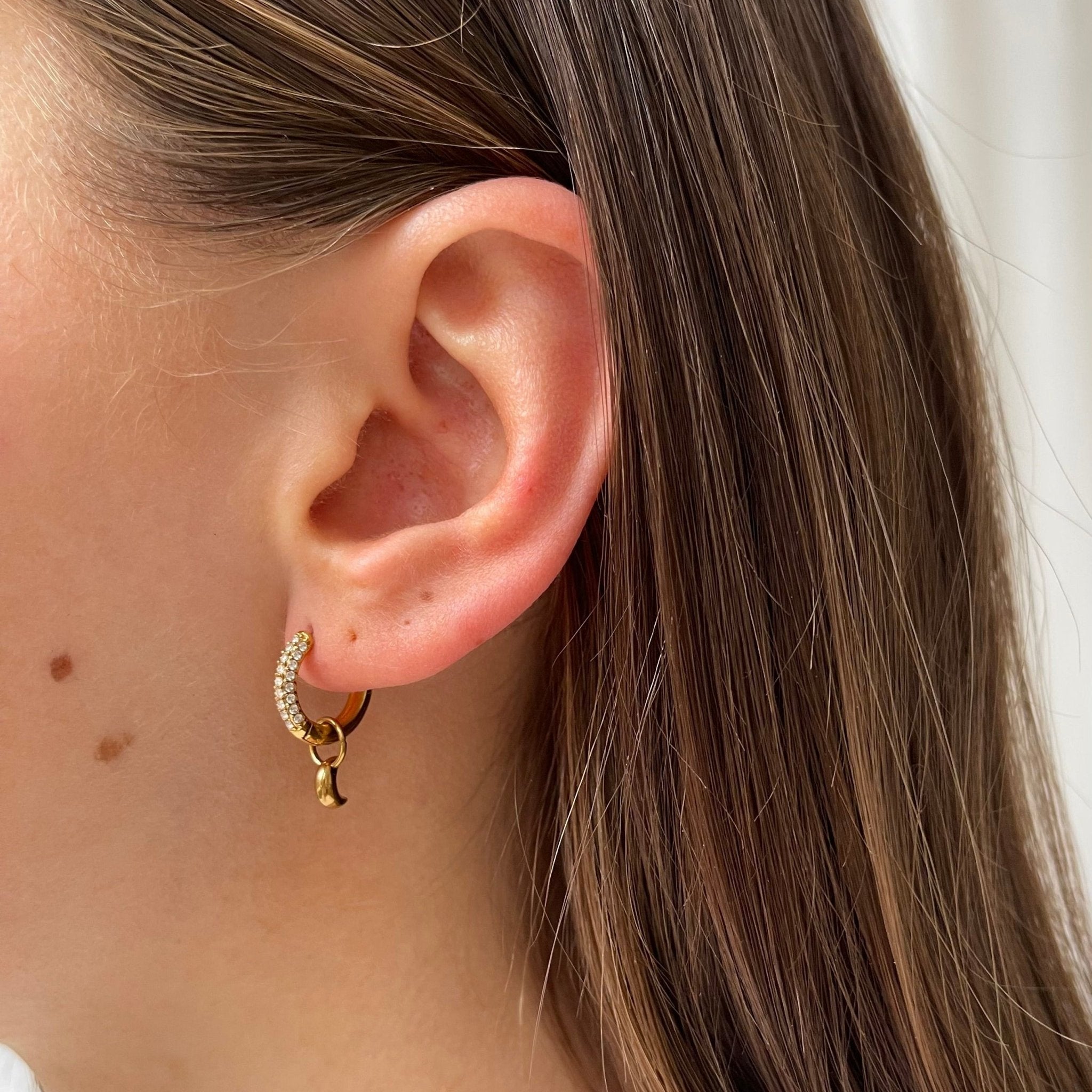 Shiny Hoop Little Moon - ByNouck Jewelry Shiny Hoop Little Moon - ByNouck Jewelry