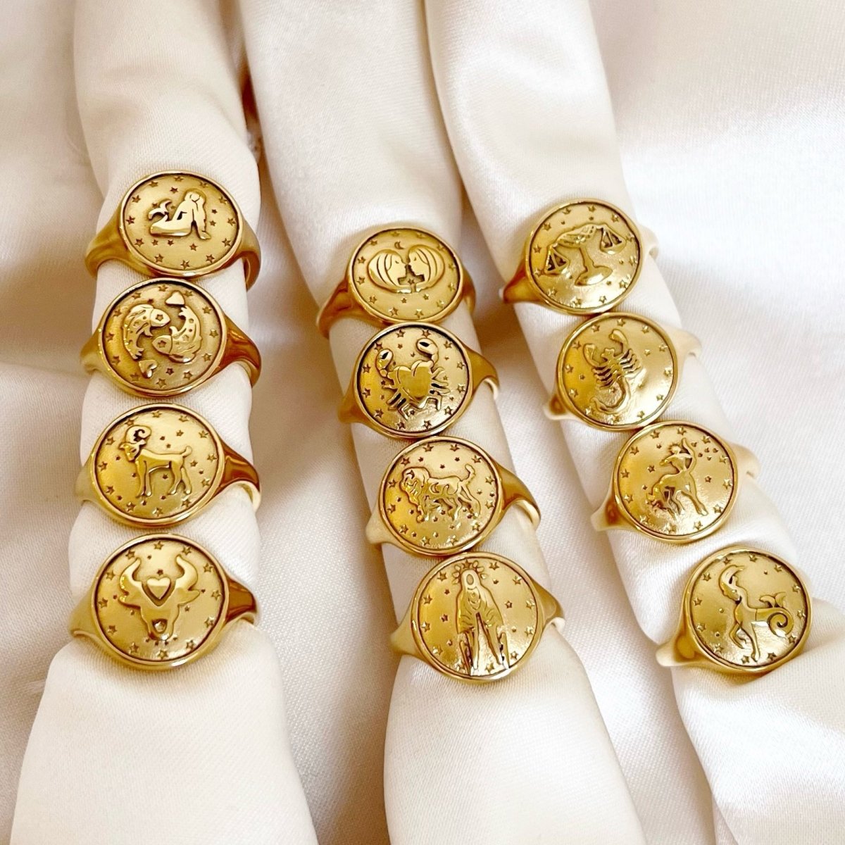 Sign Signet Ring - ByNouck Jewelry Sign Signet Ring - ByNouck Jewelry