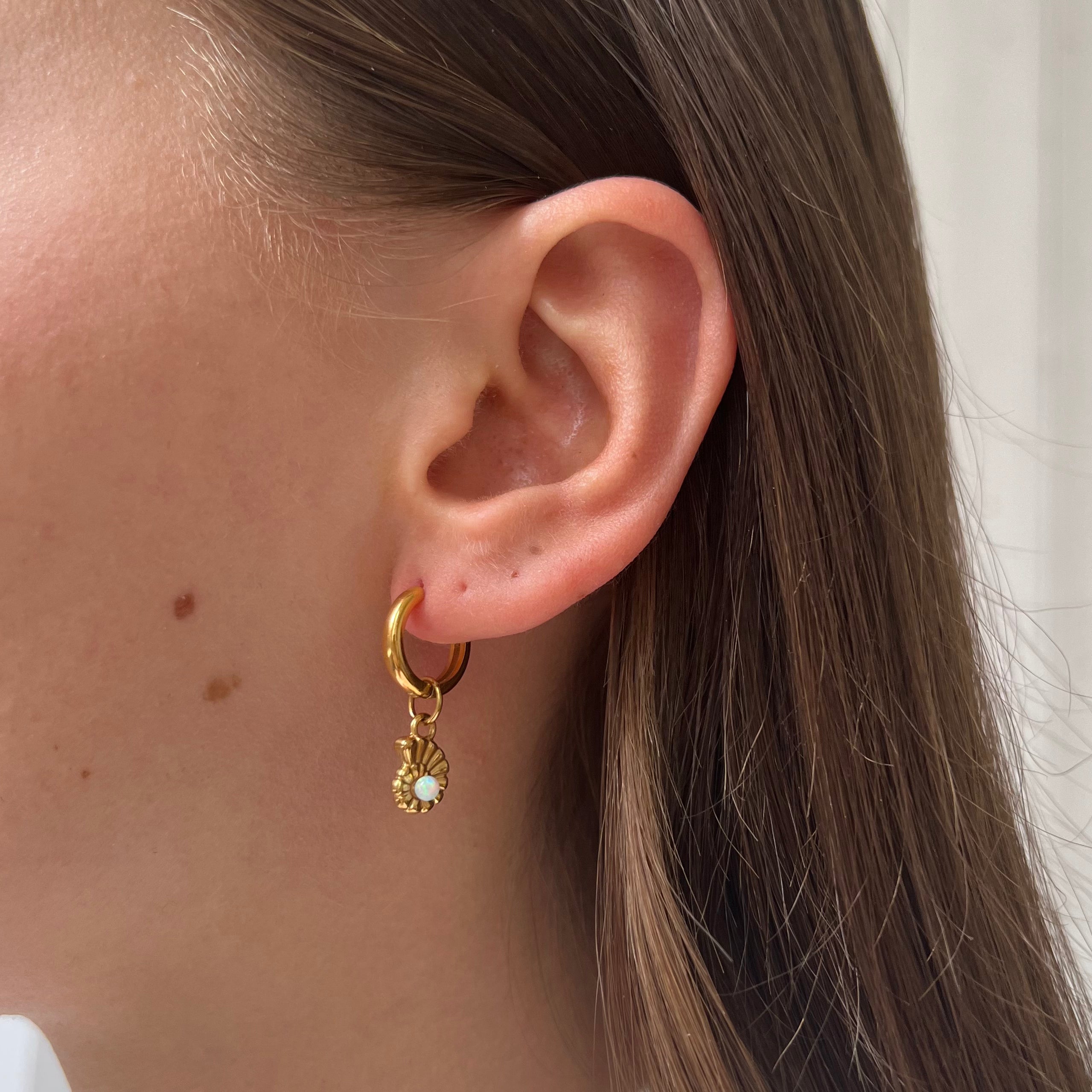 Earring Opal Moon Shell