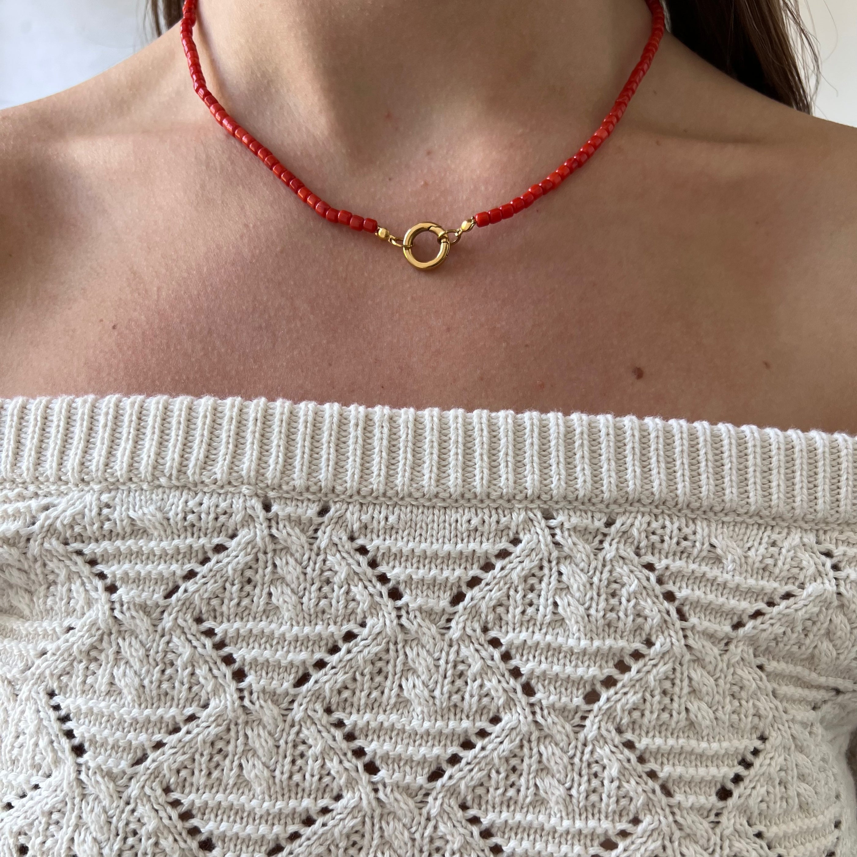 Base Red Cube Choker