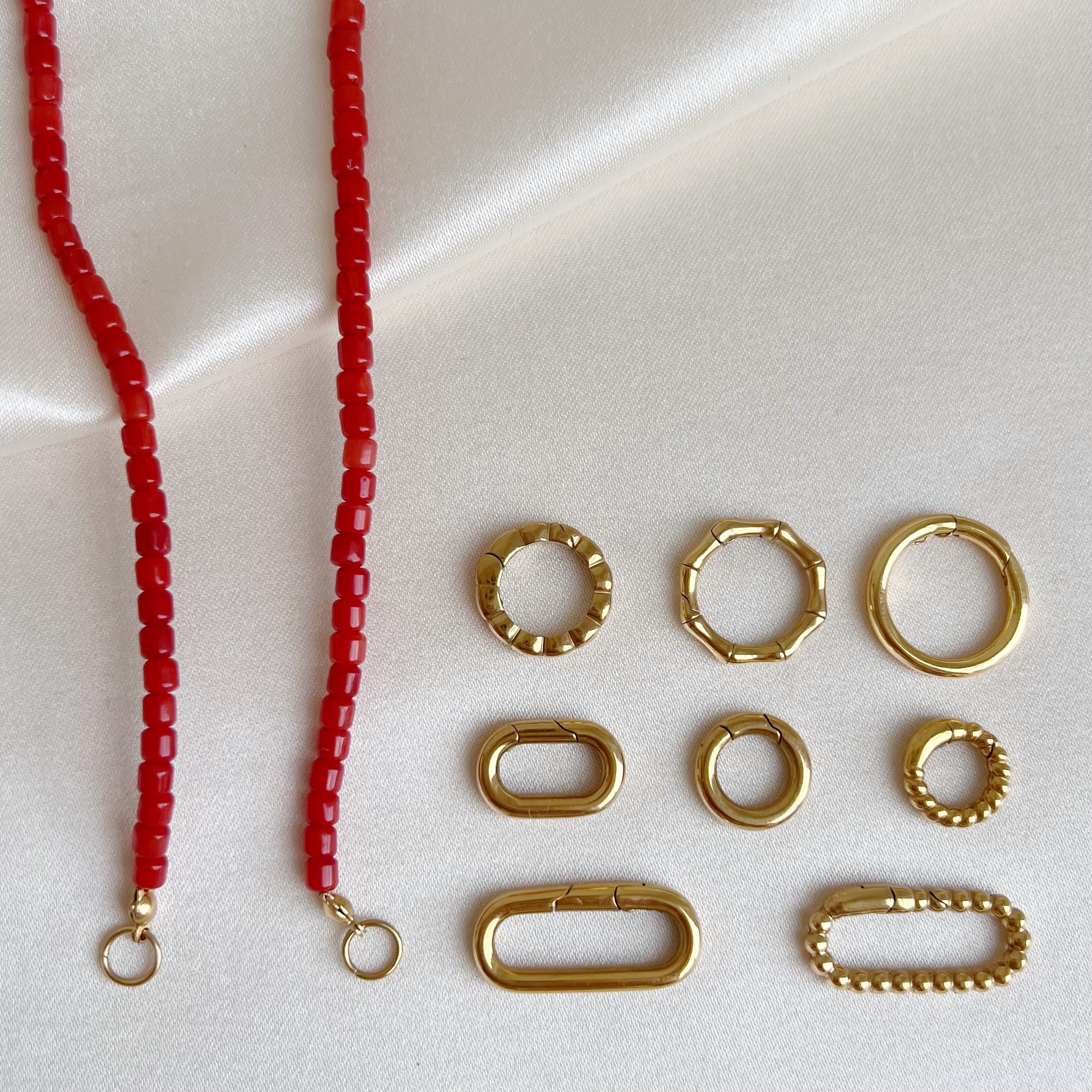 Base Red Cube Choker