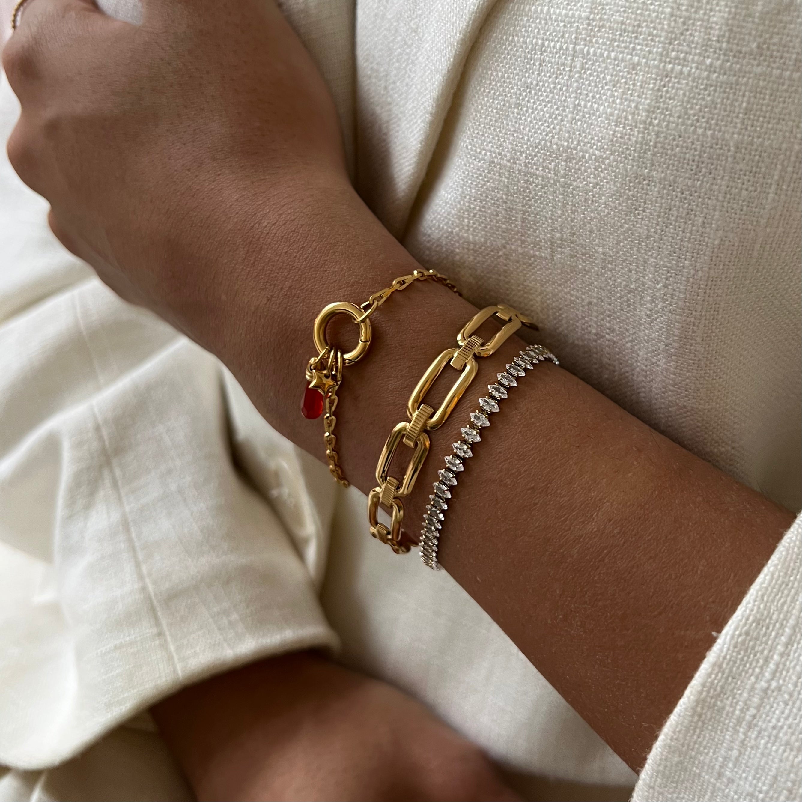 Basis Feines Armband