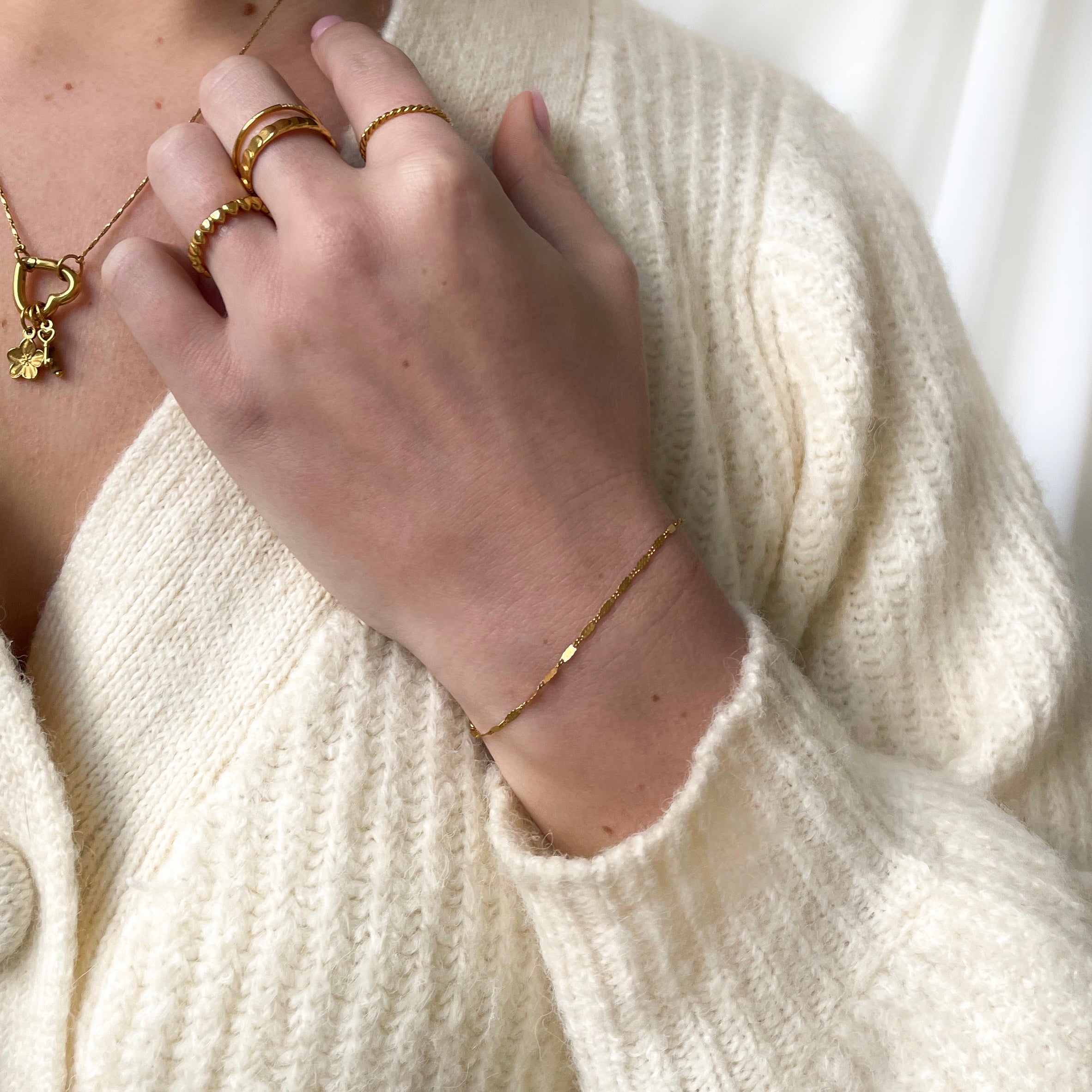 Fine twisted bracelet