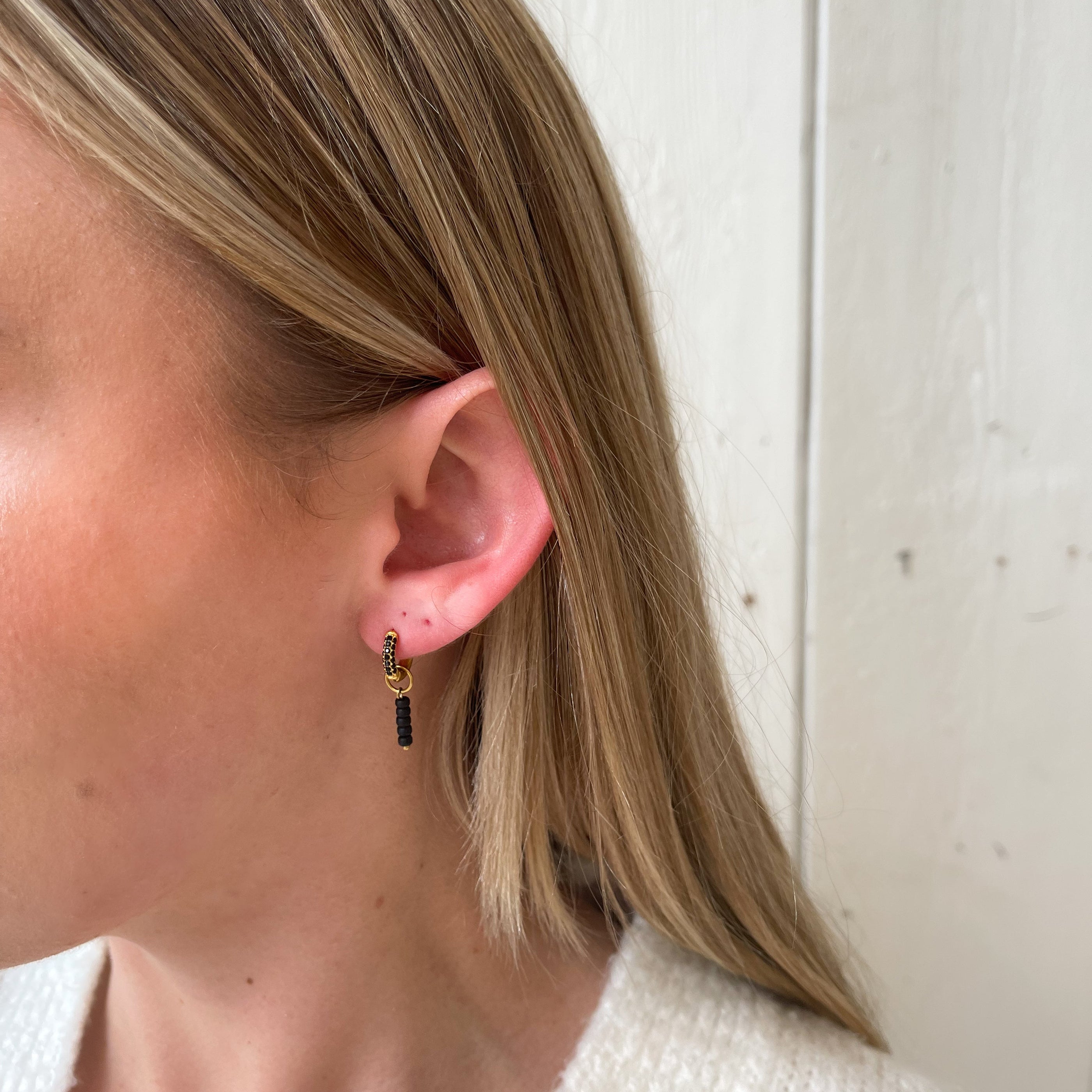 DYO Soft Black Beads