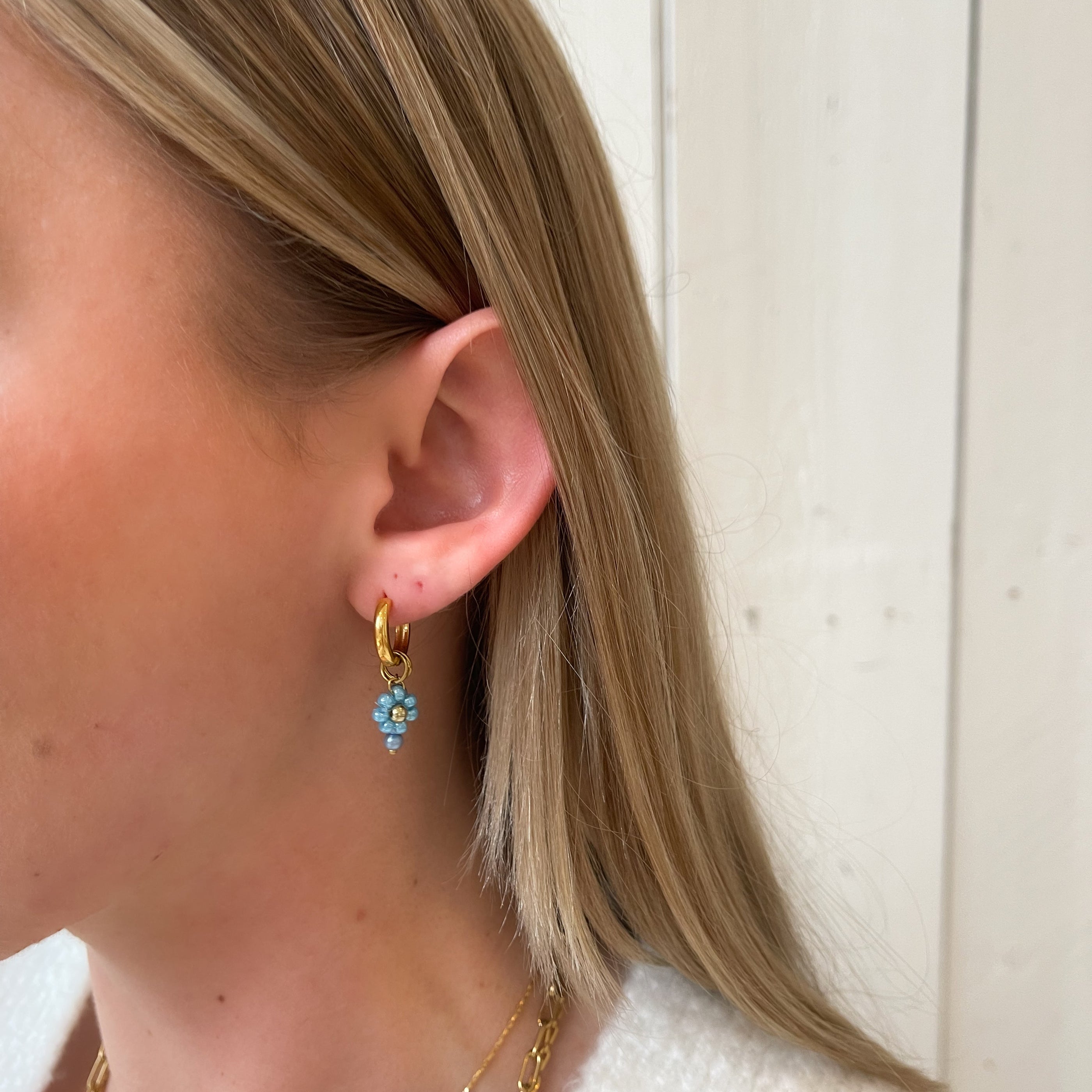 DYO Blue Beads Flower