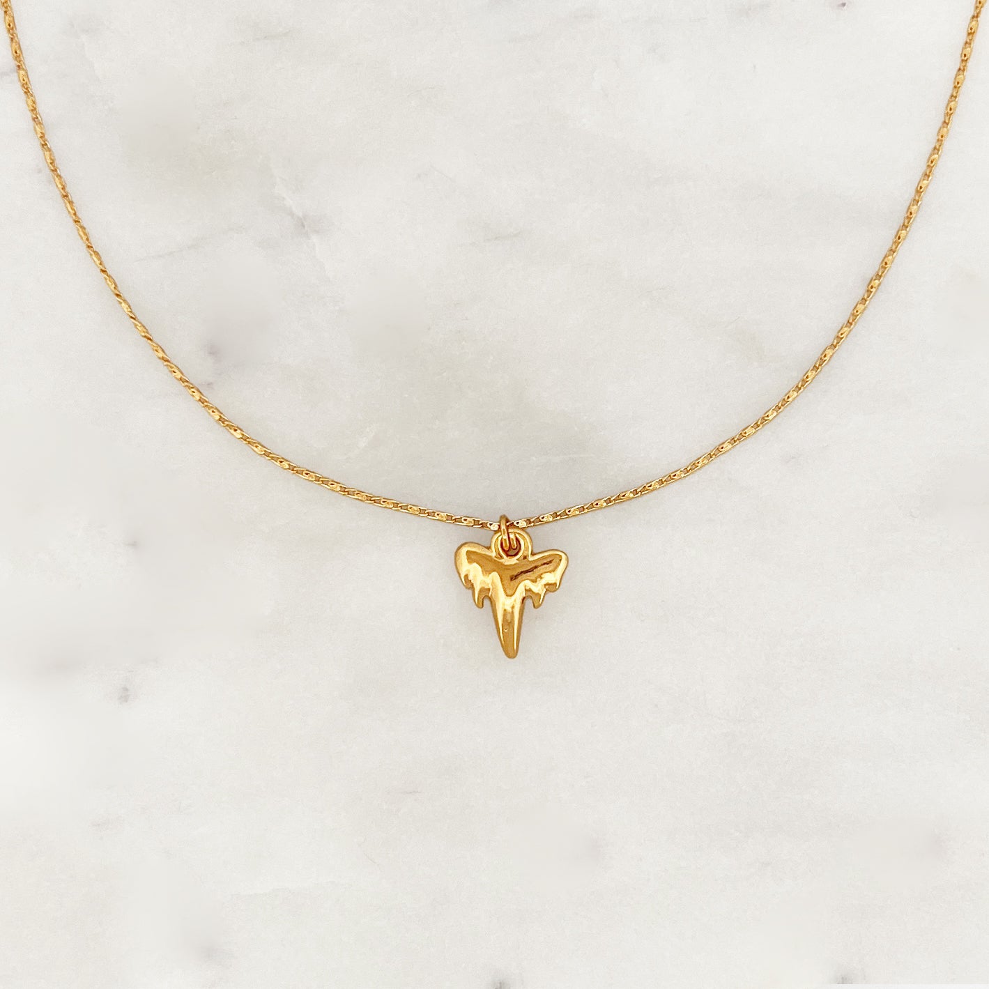 Sample Choker Dent de Requin