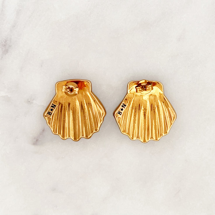 Scallop Studs Set