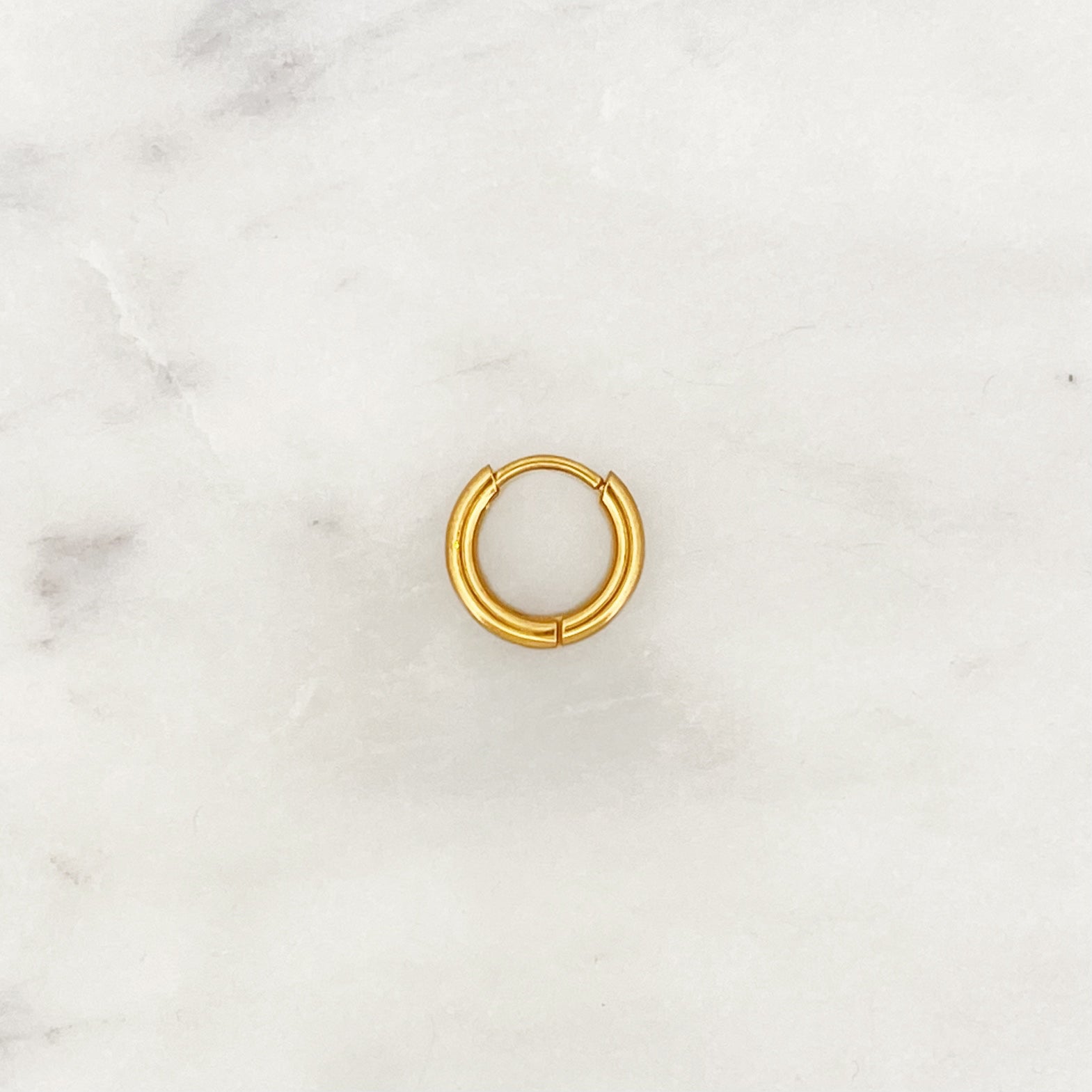 Base Classic Huggie Hoop - ByNouck Jewelry