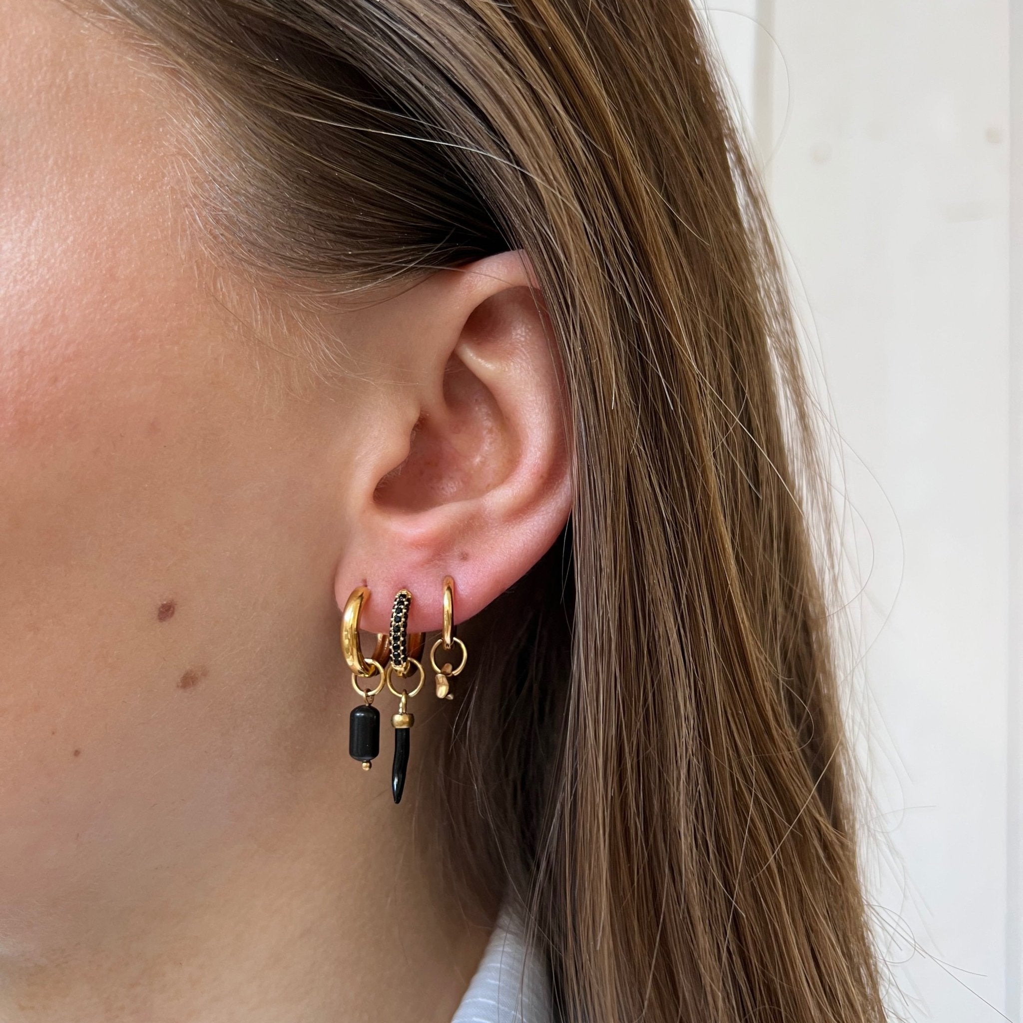 Base Onyx Hoop - ByNouck Jewelry