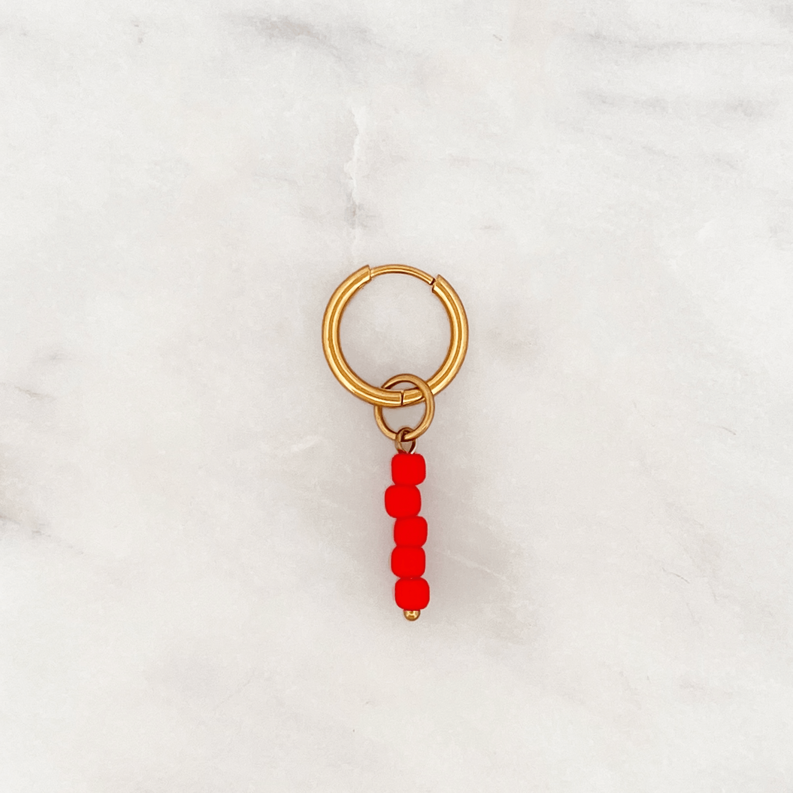 Fine Huggie Tango Red Beads - ByNouck Jewelry