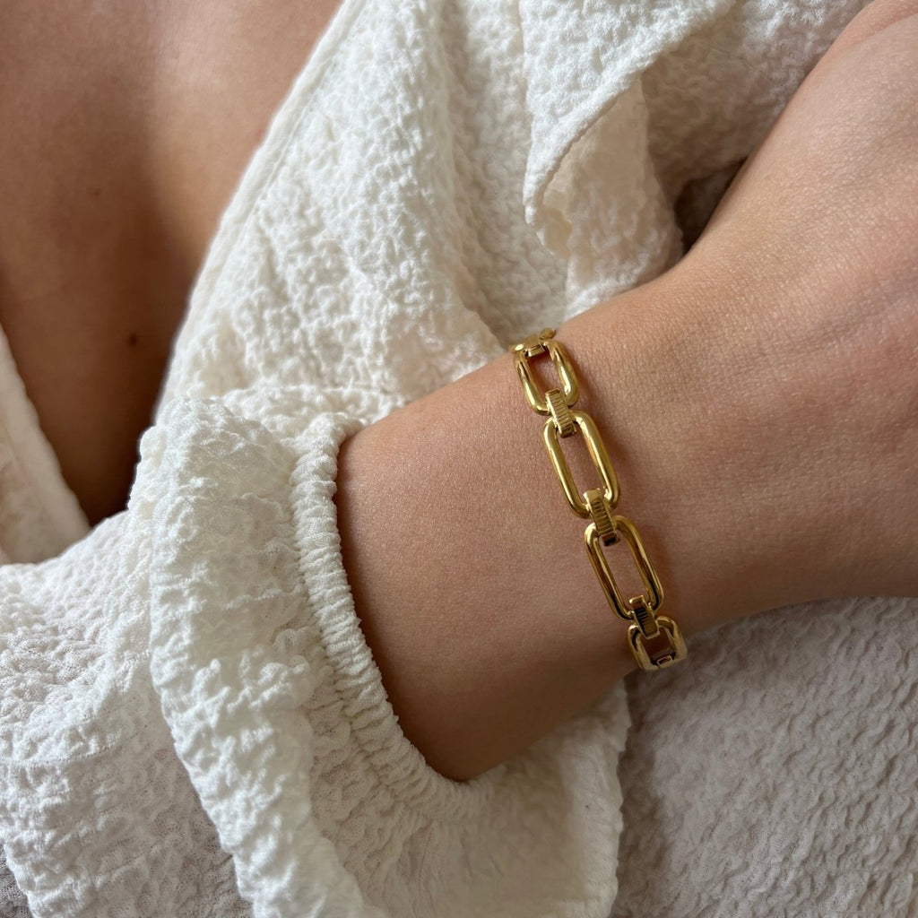 Oval Chain Bangle – ByNouck Jewelry