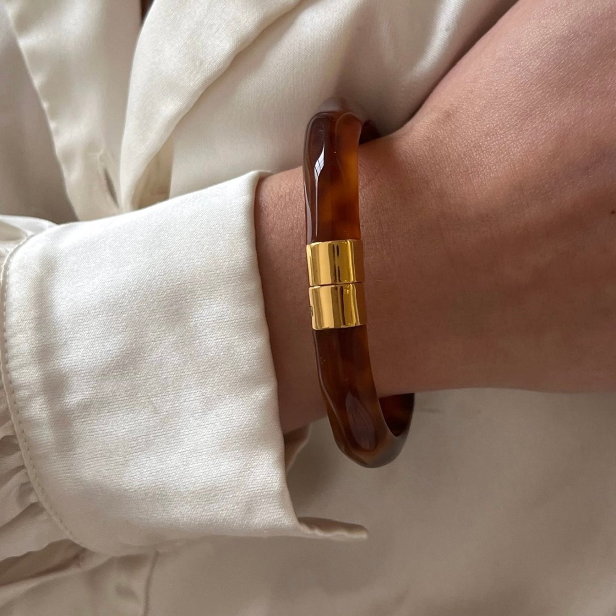 Tortoise Bangle - ByNouck Jewelry